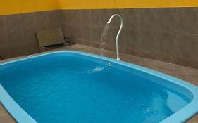 Casa Com Piscina a 3 Quadras da Praia da Vila